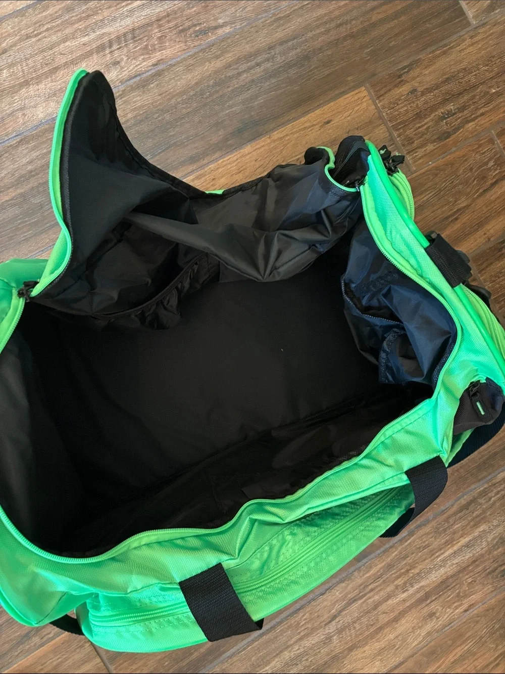 NWOT Wilson All Gear Pickleball Duffel Bag
